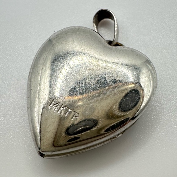 Solid 14kt white gold silver color real diamond dainty heart locket - Picture 6 of 10